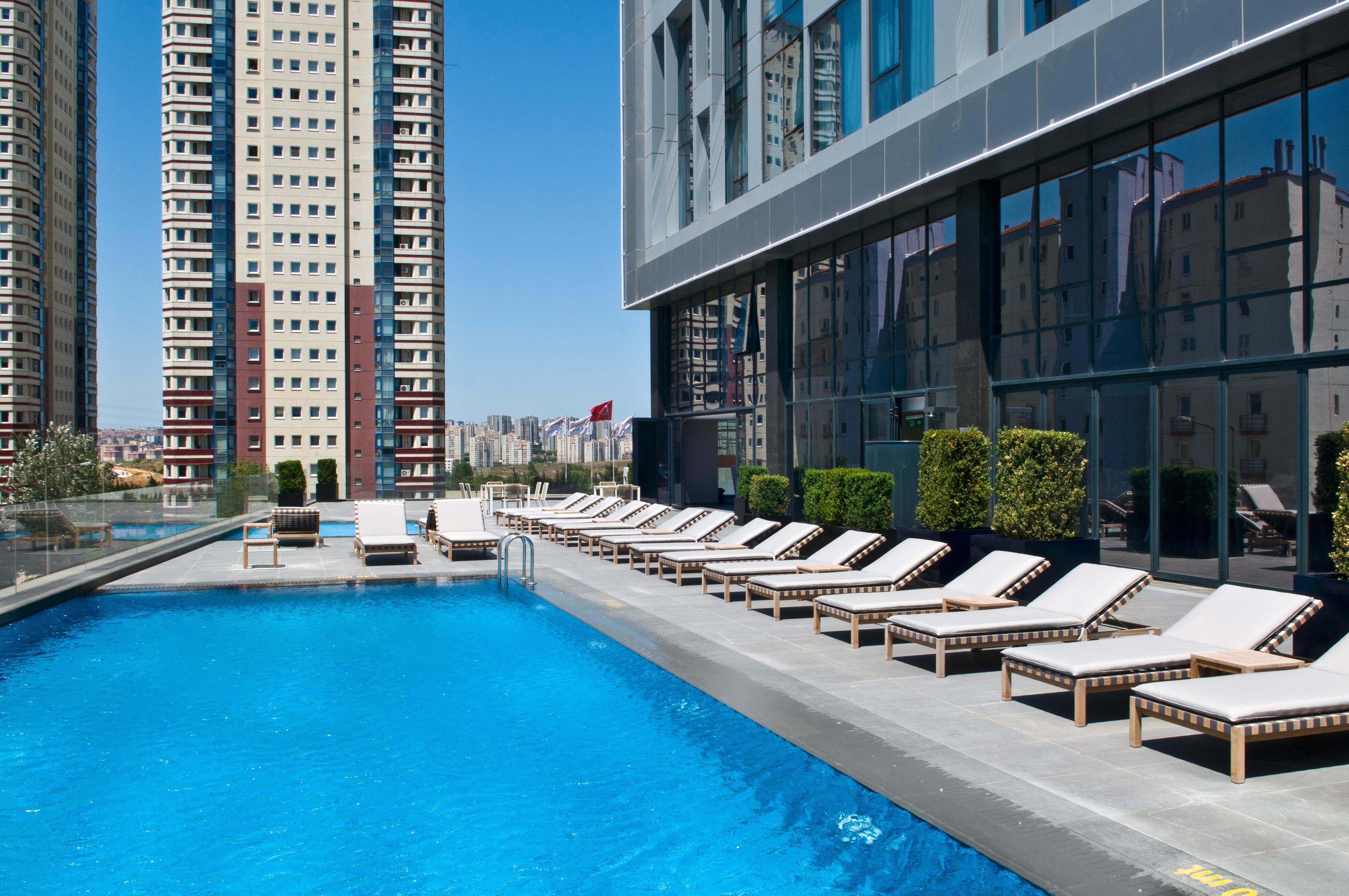 Radisson Blu Hotel Istanbul Asia Ngoại thất bức ảnh Pool