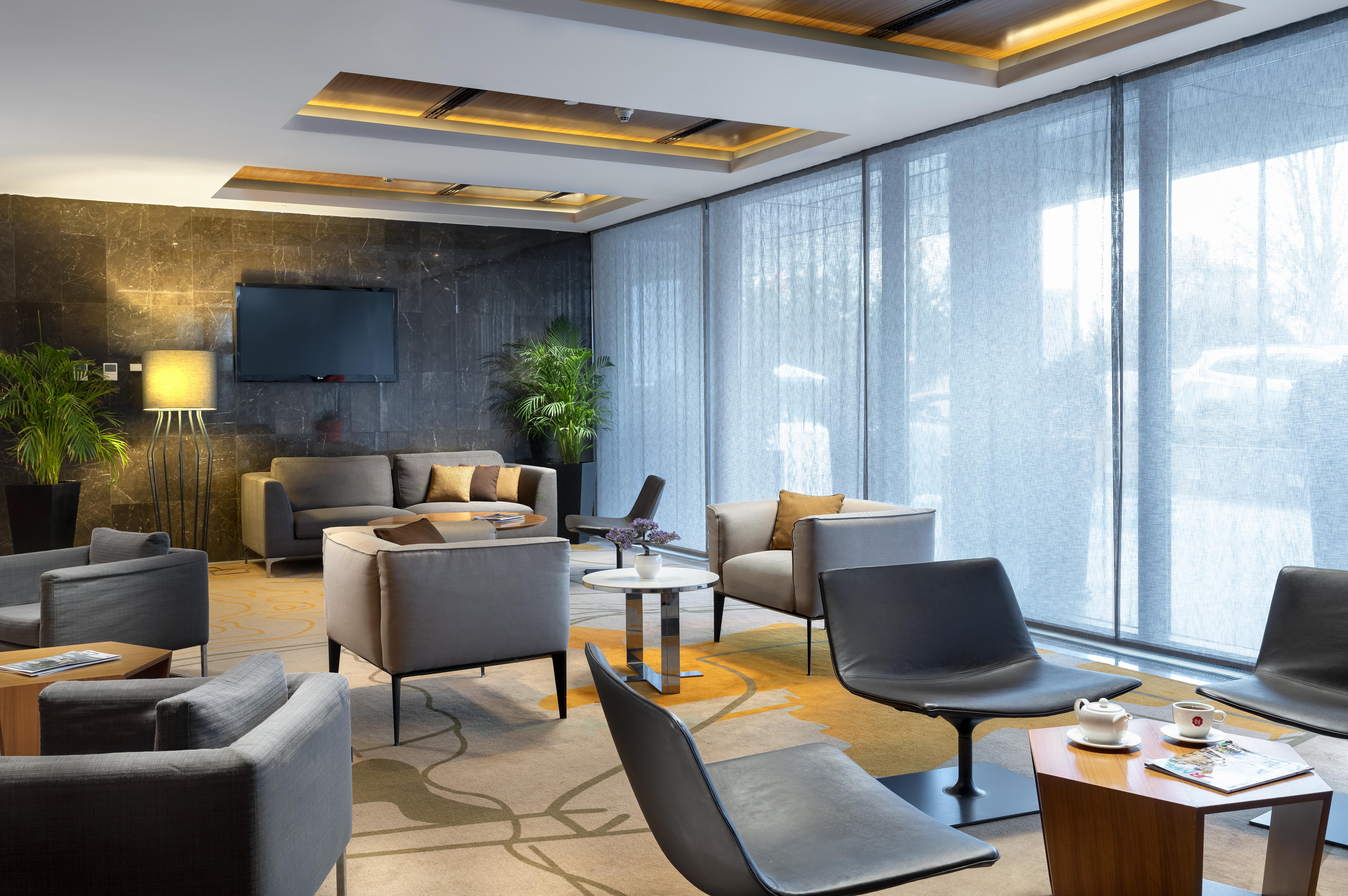 Radisson Blu Hotel Istanbul Asia Ngoại thất bức ảnh The lounge at the airport