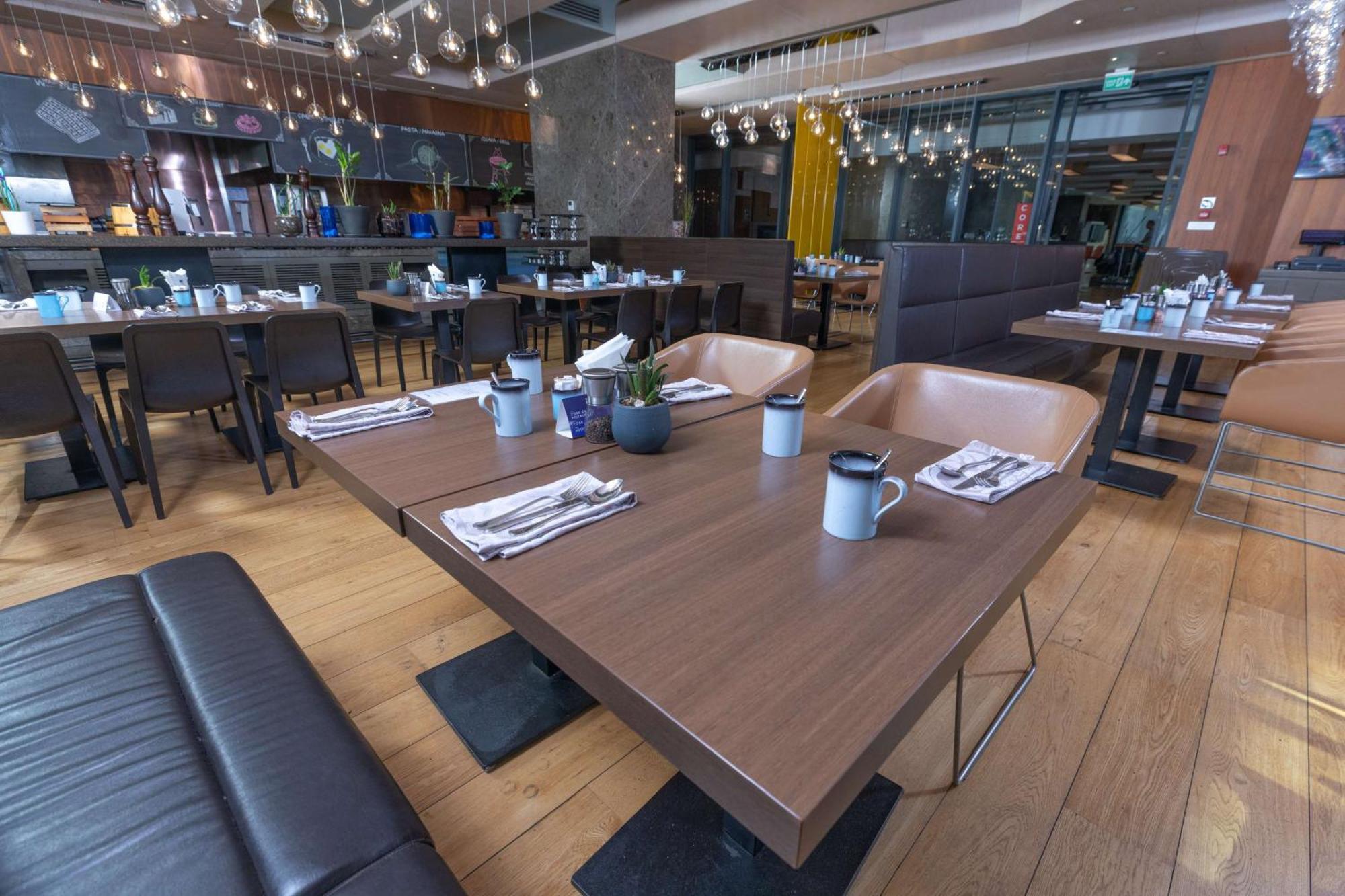 Radisson Blu Hotel Istanbul Asia Ngoại thất bức ảnh The interior of the restaurant
