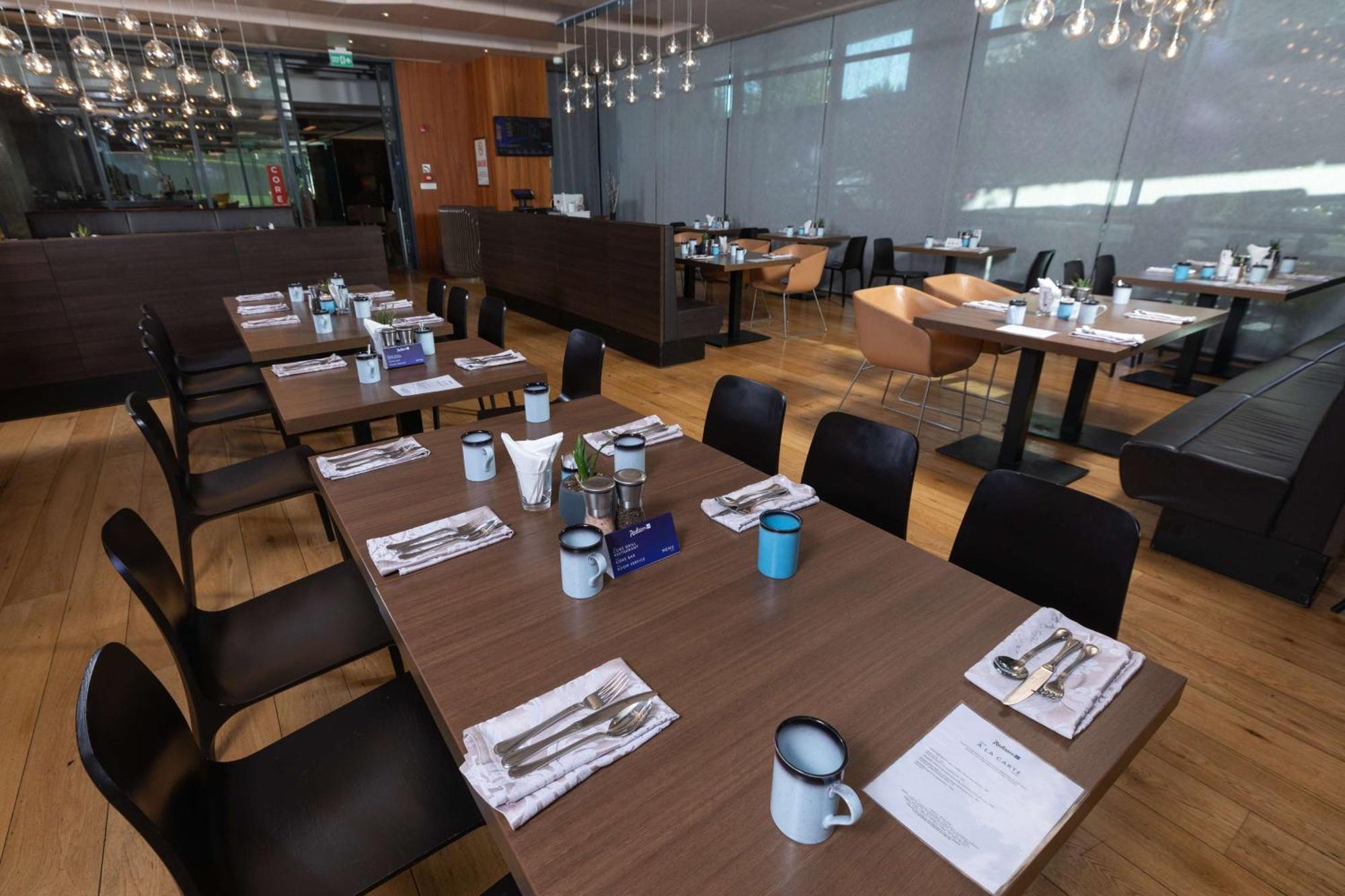 Radisson Blu Hotel Istanbul Asia Ngoại thất bức ảnh The lounge at the airport